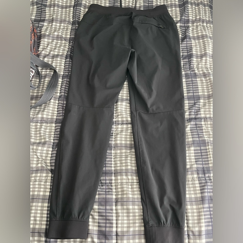 Lululemon ABC Joggers Size Medium - Like new (no flaws) Obsidian
